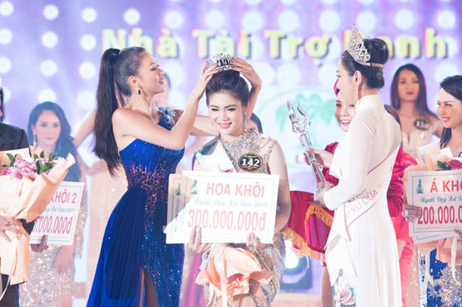 Top 5 Người đẹp xứ Dừa 2019 thi ứng xử cười ra nước mắt: Lắp bắp không nói nên lời, liên tục... chết, chết rồi trên sóng trực tiếp! - Ảnh 2.