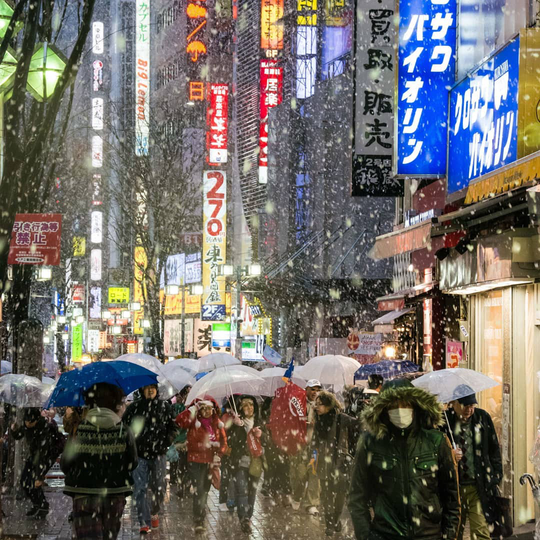 Bộ Ảnh Phố Nhật Về Đêm Đầy “Ảo Diệu” Đang Gây Sốt Cộng Đồng Mạng, Hóa Ra  Mùa Đông Xứ Hoa Anh Đào Đẹp Đến Thế Sao?