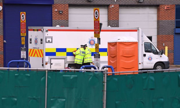 Cảnh sát Anh cho rằng các nạn nhân trong vụ 39 thi thể trên xe container là người Việt Nam - Ảnh 2.