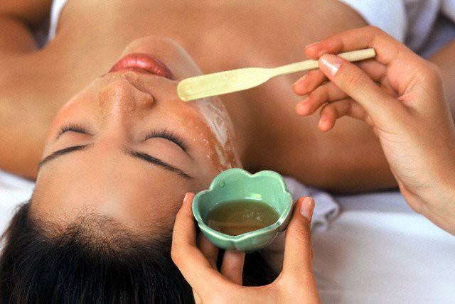 Muốn da căng mướt, s&aacute;ng mịn phải &ldquo;găm&rdquo; ngay b&iacute; quyết từ dầu &ocirc;-liu thần th&aacute;nh - Ảnh 2.