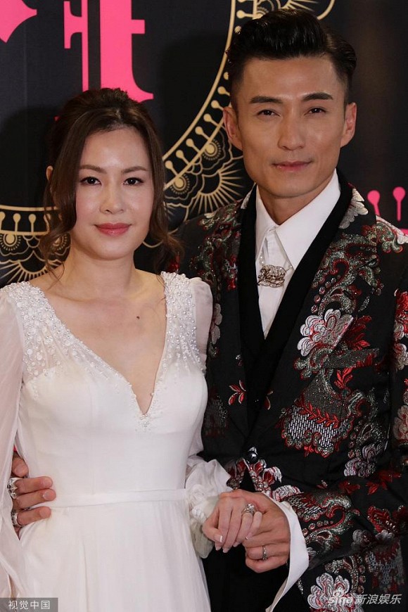 Xa Thi Mạn xuất hiện gợi cảm trong đám cưới trai hư TVB Trần Sơn Thông nhưng không ngờ lại sánh đôi cùng nhân vật này - Ảnh 2.