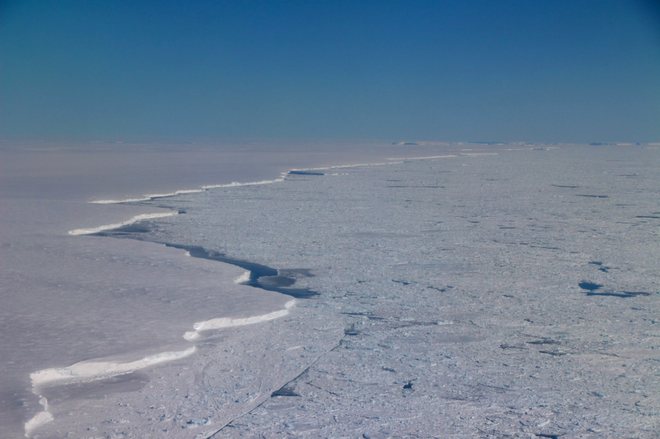 Thật không thể tin nổi, hoang mạc băng Nam Cực nhìn từ trên cao hùng vĩ như thế này đây! - Ảnh 6.