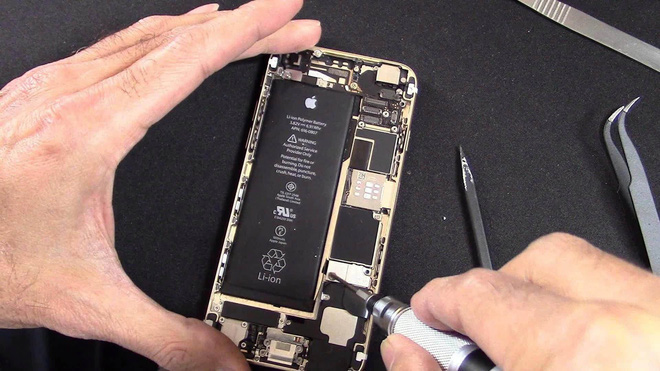  Apple không cho người dùng tự sửa chữa iPhone, vì sợ họ có thể tự làm hại bản thân  - Ảnh 1.