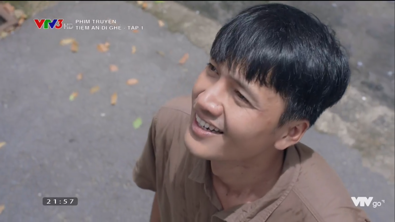 Review Tiệm Ăn D&igrave; Ghẻ : Diễn vi&ecirc;n to&agrave;n cực phẩm nhan sắc, mở m&agrave;n gay cấn như phim kinh dị - Ảnh 3.