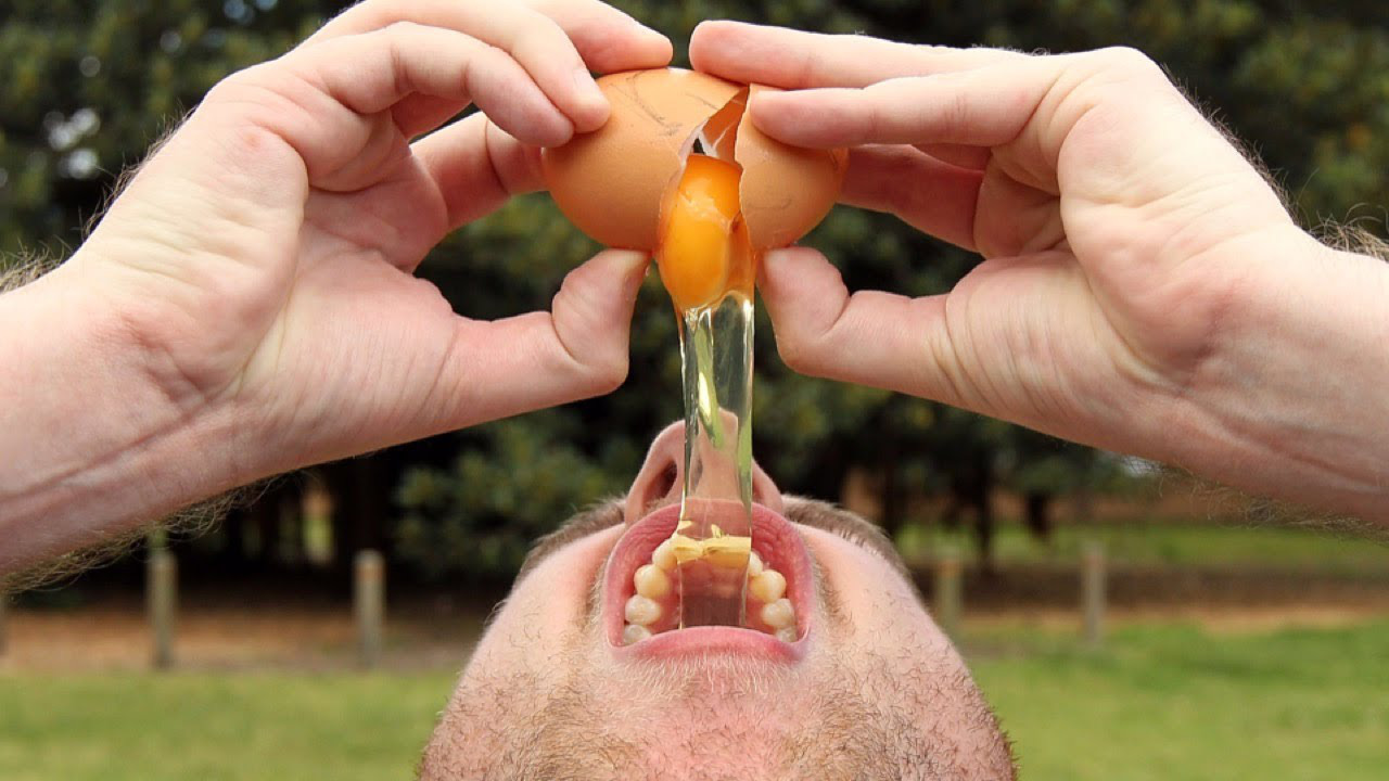 Trứng luộc, trứng chi&ecirc;n, trứng hấp v&agrave; trứng sống: 2 trong số những c&aacute;ch ăn trứng quen thuộc n&agrave;y g&acirc;y ảnh hưởng ti&ecirc;u cực đến sức khỏe - Ảnh 3.