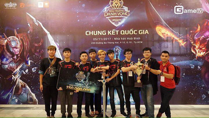 Team Flash v&ocirc; địch, ProE đ&atilde; kh&oacute;c nhưng đ&oacute; l&agrave; giọt nước mắt hạnh ph&uacute;c của kỷ lục gia v&ocirc; tiền kho&aacute;ng hậu trong nền Esports Việt - Ảnh 7.