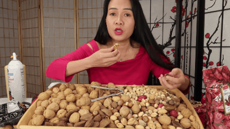 Vinh Nguyễn Thị - Youtuber &ldquo;x&agrave;m duy&ecirc;n d&aacute;ng&rdquo; lại c&oacute; m&agrave;n mi&ecirc;u tả vị b&eacute;o khiến d&acirc;n mạng bối rối: &ldquo;B&eacute;o hiền, b&eacute;o nhẹ nh&agrave;ng, b&eacute;o&hellip; cao độ&rdquo; - Ảnh 7.