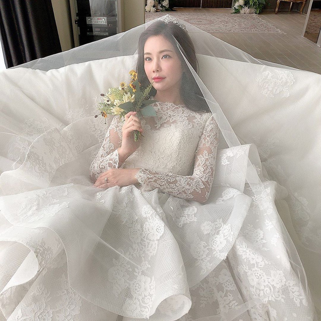 Reem Acra ra mắt BST váy cưới đẳng cấp 