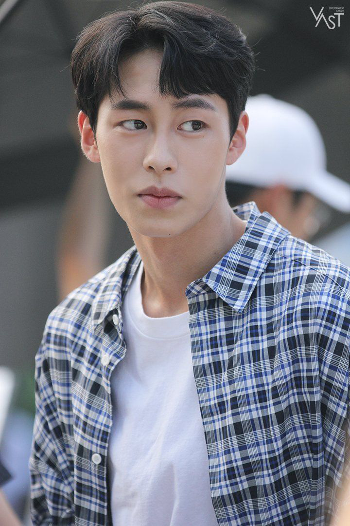 Crush cục cằn" Lee Jae Wook của Extraordinary You: Phản diện tiềm năng màn ảnh Hàn đang gây mê chị em cực mạnh