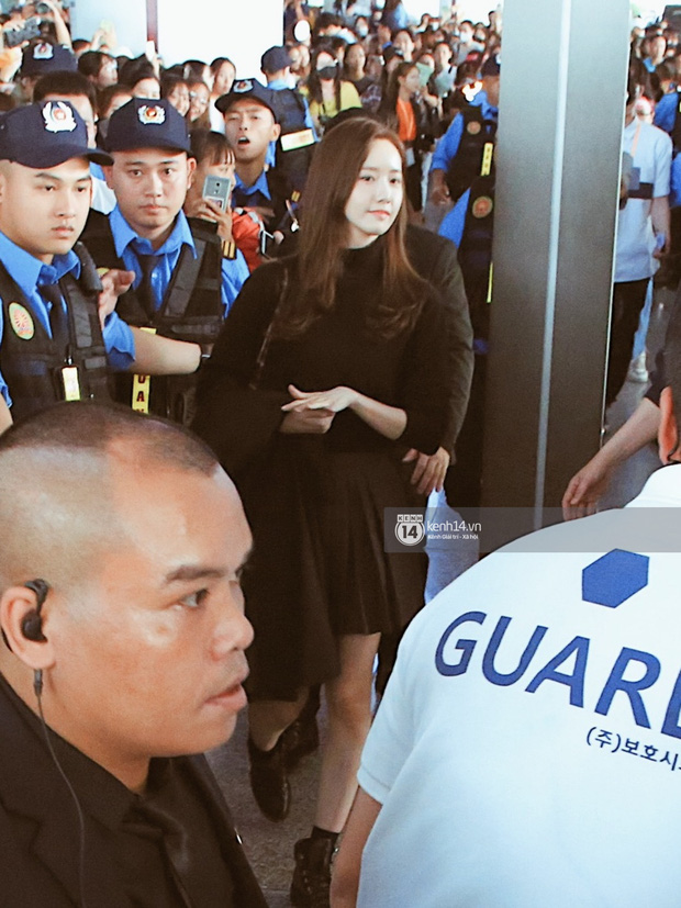 Yoona xuất hiện nhanh như chớp vẫn khiến sân bay Việt vỡ trận vì nhan sắc xinh đẹp xứng danh nữ thần Kbiz! - Ảnh 3.
