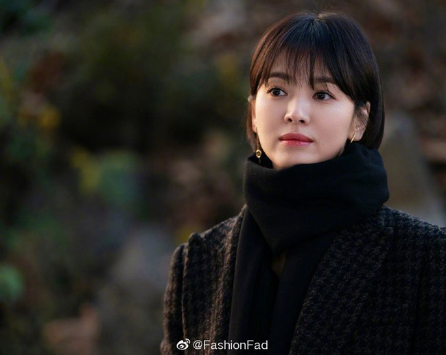 Song Hye Kyo khi để tóc ngắn ngủn: Người khen đẹp, người kêu nam tính, thậm chí còn giống Lee Min Ho? - Ảnh 4.