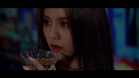 AOA trở lại cùng MV mới: Phá PAK của IU; nữ thần đẹp ngang Suzy bị chê già dặn, mỹ nhân nhiều muối vươn lên giật trọn spotlight - Ảnh 3.