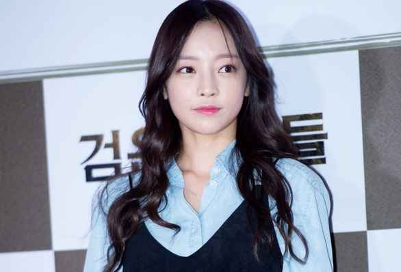 Goo Hara chính là người chủ động liên lạc phóng viên, lôi vụ chat sex của Jung Joon Young ra ánh sáng - Ảnh 1.