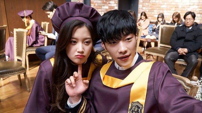 B&agrave; h&agrave;ng x&oacute;m đi đồn Woo Do Hwan v&agrave; &aacute;c nữ Moon Ga Young đang hẹn h&ograve;, đ&oacute;ng phim t&igrave;nh thế n&agrave;y kh&ocirc;ng y&ecirc;u mới lạ! - Ảnh 10.