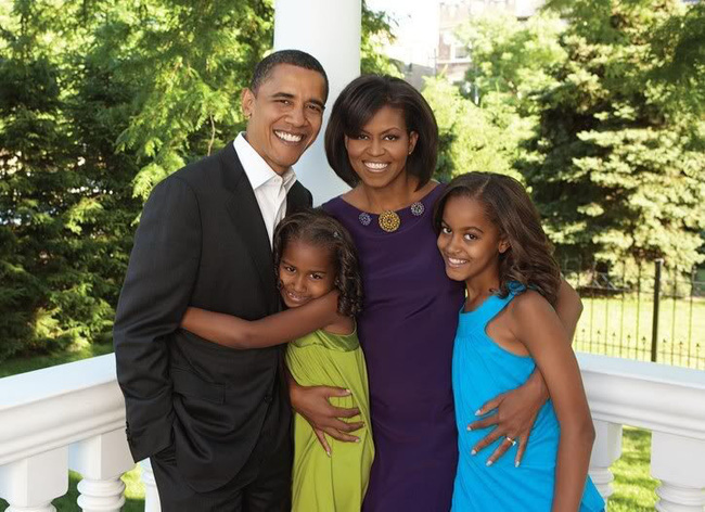 Con g&aacute;i &uacute;t của &ocirc;ng Obama lại khiến cộng đồng mạng chao đảo v&igrave; qu&aacute; xinh đẹp v&agrave; gợi cảm, chiếm hết spotlight của gia đ&igrave;nh - Ảnh 3.
