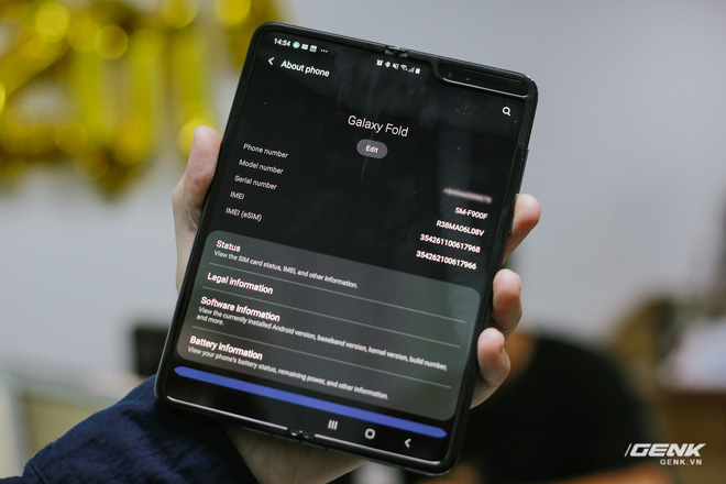 Mở hộp Galaxy Fold chính hãng: Giá 50 triệu đồng vẫn cháy hàng chỉ sau 6 giờ mở bán - Ảnh 31.