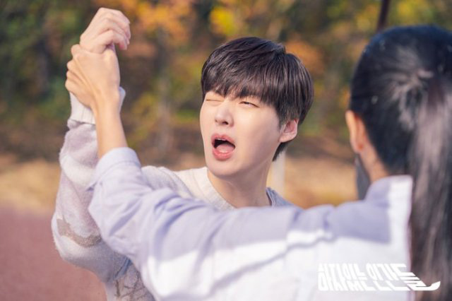 Love with Flaws của Ahn Jae Hyun rating khởi đầu lẹt đẹt, netizen Hàn thẳng thừng: Thật sự là thảm họa! - Ảnh 2.