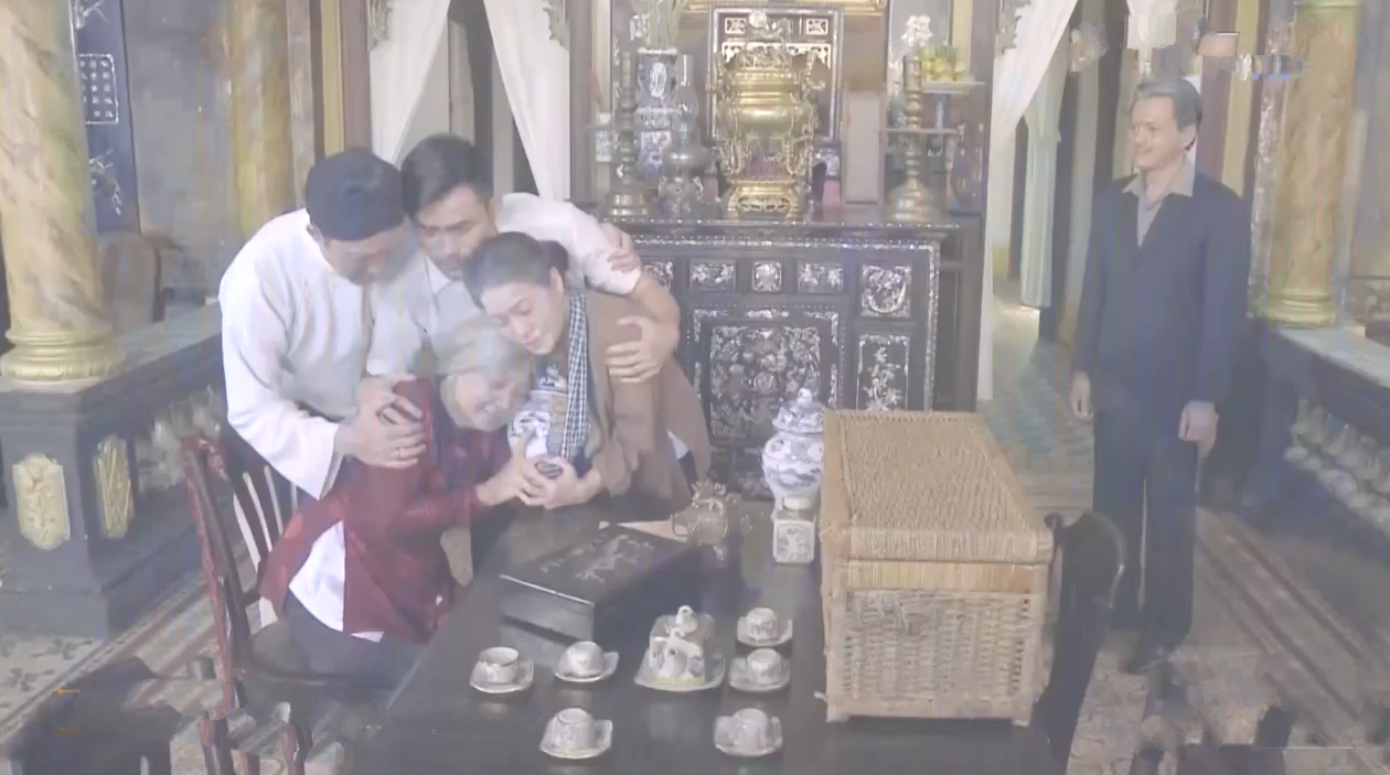 Cái kết tranh cãi của Tiếng Sét Trong Mưa: Khải Duy đến chết vẫn đổ thừa cho mẹ, trùm cuối chạy đâu mất tiêu? - Ảnh 3. Cái kết tranh cãi của Tiếng Sét Trong Mưa: Khải Duy đến chết vẫn đổ thừa cho mẹ, trùm cuối chạy đâu mất tiêu? - Ảnh 3.