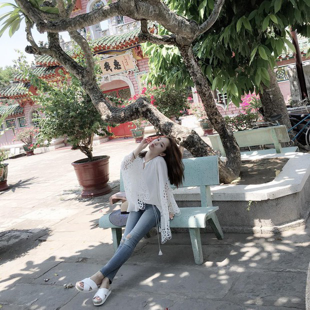 Street style sao Hàn khi sang Việt Nam: Nhìn là thấy cả một bầu trời giản dị - Ảnh 8. Street style sao Hàn khi sang Việt Nam: Nhìn là thấy cả một bầu trời giản dị - Ảnh 8.