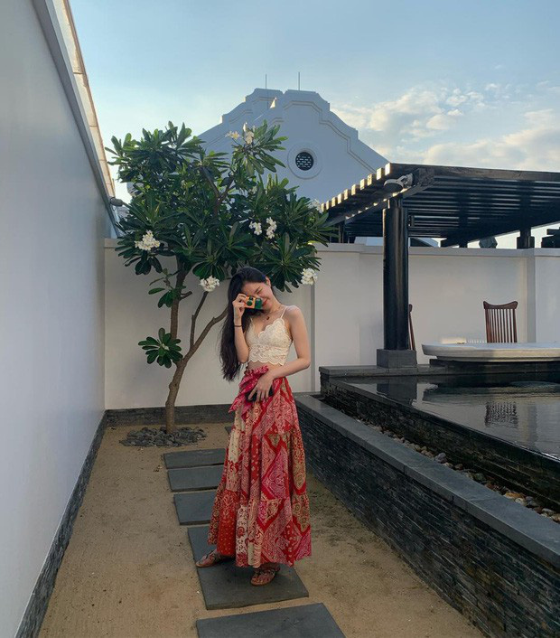 Street style sao Hàn khi sang Việt Nam: Nhìn là thấy cả một bầu trời giản dị - Ảnh 6. Street style sao Hàn khi sang Việt Nam: Nhìn là thấy cả một bầu trời giản dị - Ảnh 6.
