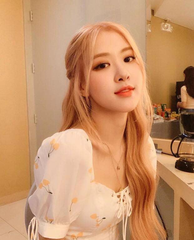 Clip tổng hợp tất cả các đoạn ăn uống của “thánh ăn” Rosé (BLACKPINK) “gây sốt” Youtube: Quay vlog mukbang luôn đi Rosé ơi! - Ảnh 10.