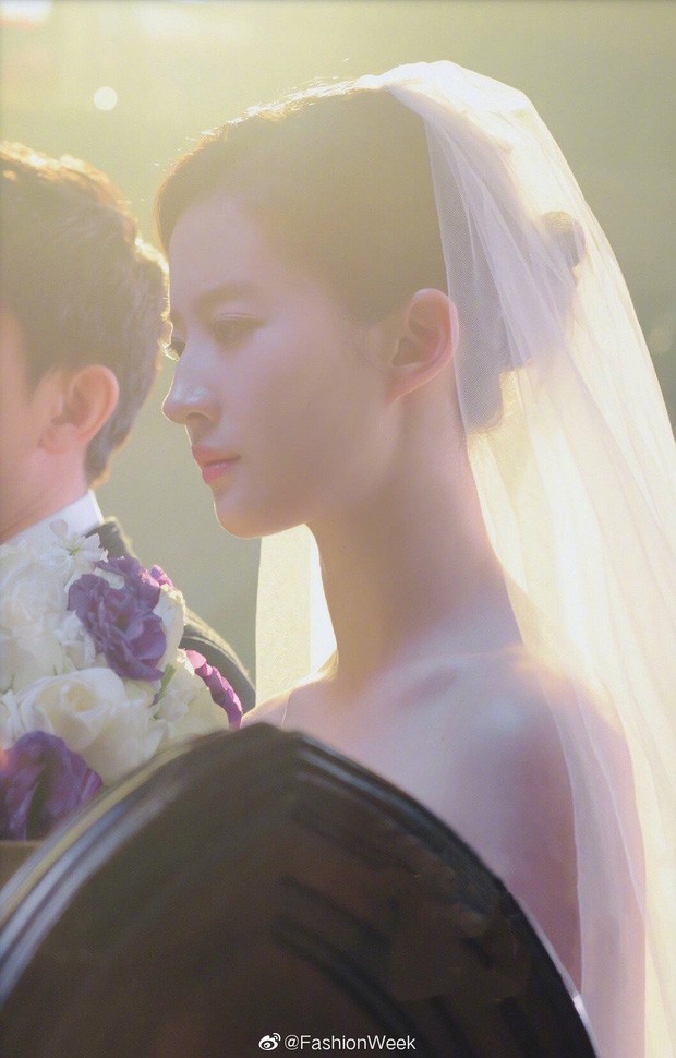 10 cô dâu đẹp nhất trên màn ảnh: Lưu Diệc Phi trong sáng thuần khiết, Jun Ji Hyun kiêu sa sang chảnh - Ảnh 21.