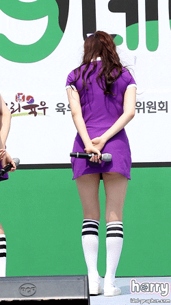 Idol Kpop hớ hênh trên sân khấu vì váy áo cũn cỡn: HyunA liên tục “lộ hàng” chưa sốc bằng cựu thành viên SeeYa từng hở trọn vòng 1 - Ảnh 23.