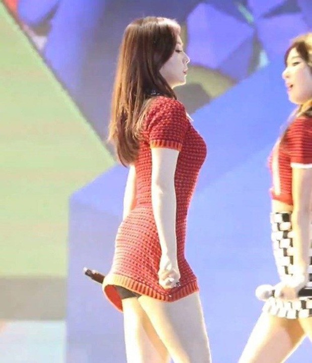 Idol Kpop hớ hênh trên sân khấu vì váy áo cũn cỡn: HyunA liên tục “lộ hàng” chưa sốc bằng cựu thành viên SeeYa từng hở trọn vòng 1 - Ảnh 12.