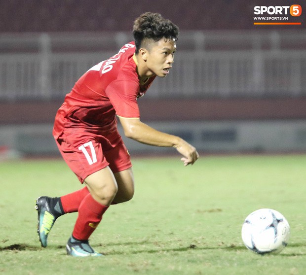 HLV Troussier chốt danh sách U19 Việt Nam tham dự vòng loại U19 châu Á 2020: Tiểu Công Phượng bất ngờ bị loại - Ảnh 1.