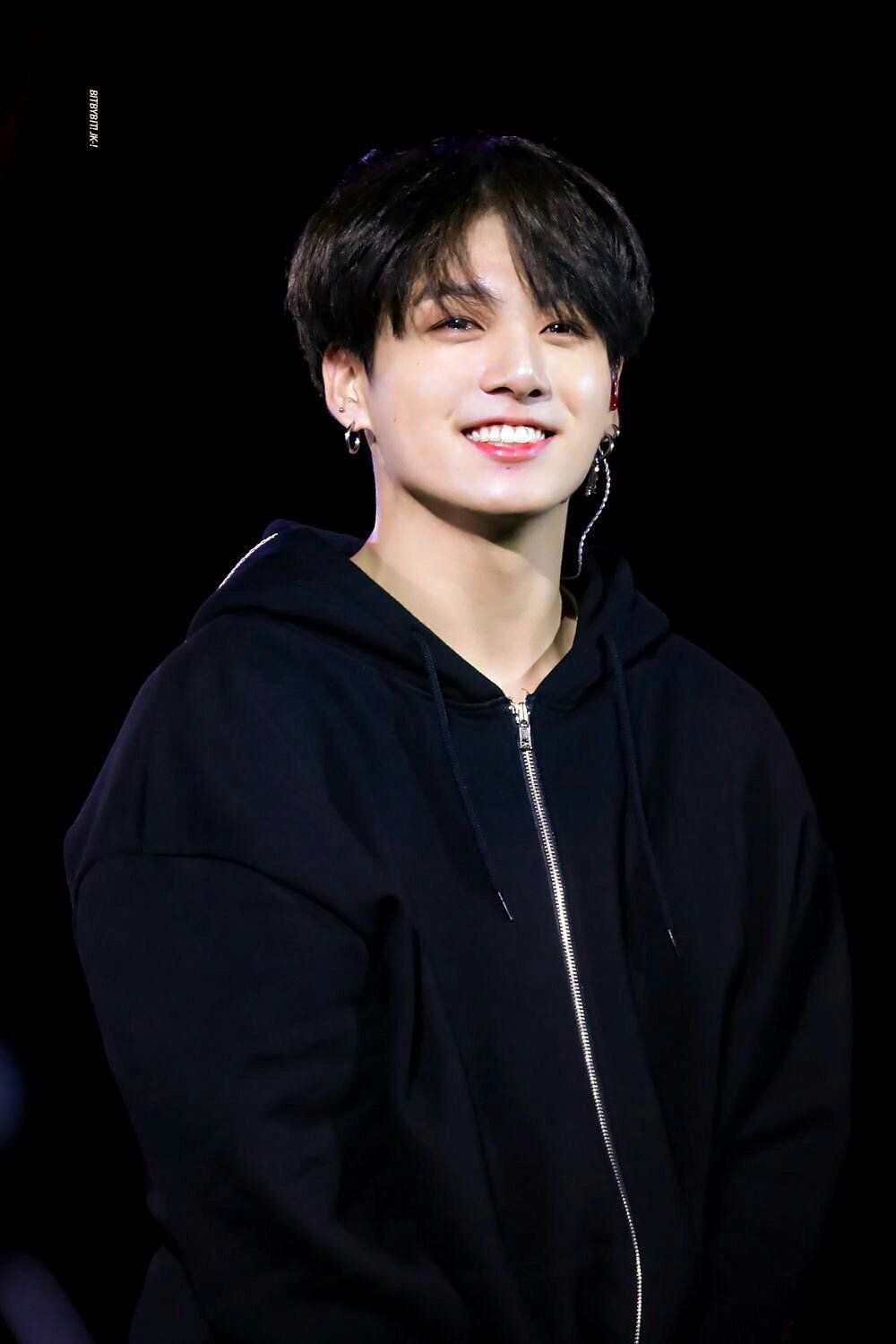 Công bố nguyên nhân thật sự dẫn đến vụ Jungkook (BTS) gây tai nạn - Ảnh 3. Công bố nguyên nhân thật sự dẫn đến vụ Jungkook (BTS) gây tai nạn - Ảnh 3.
