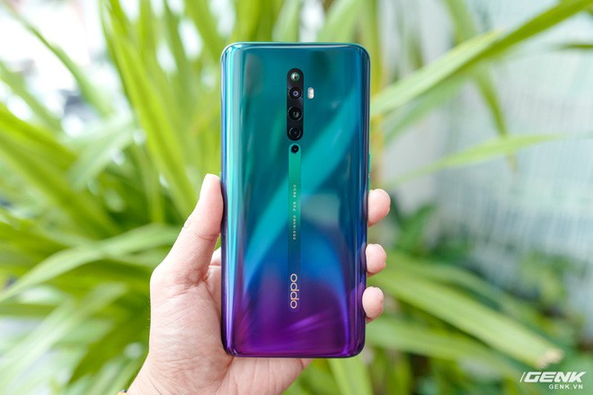 Ngắm nhìn Oppo Reno2 F màu Xanh Tinh Vân: Từ xanh hóa tím ảo diệu không rời mắt, giá không đổi - Ảnh 2.