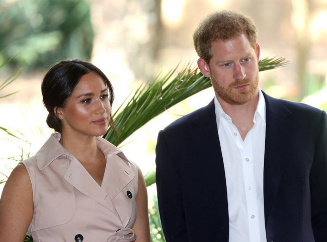 Vợ chồng Hoàng tử Harry căng thẳng vì Meghan Markle kiên quyết đến Mỹ sống gần mẹ đẻ - Ảnh 1.