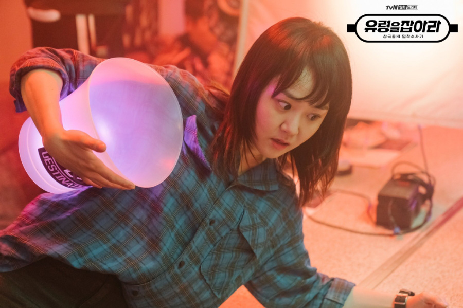 4 l&iacute; do xem ngay Catch The Ghost: Moon Geun Young l&agrave;m hiệp sĩ đường phố, phim h&igrave;nh sự xem như tấu hề? - Ảnh 5.