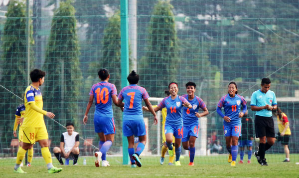 Đội tuyển nữ Việt Nam hòa đáng tiếc Ấn Độ trong màn chạy đà cho SEA Games 2019 - Ảnh 2.