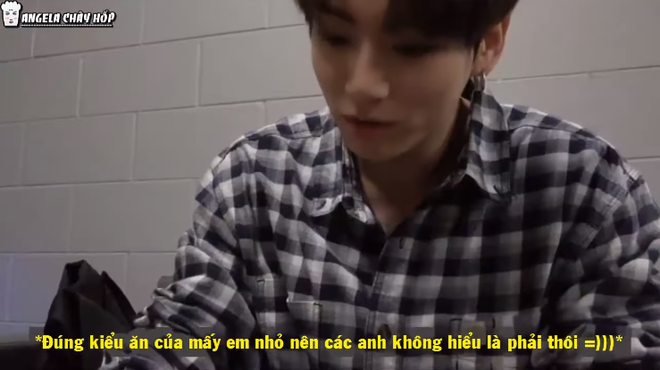 Ai cũng có một đứa bạn như Jungkook: Ăn pizza bỏ vỏ, đến anh cả Jin cũng phải lắc đầu bó tay - Ảnh 4.