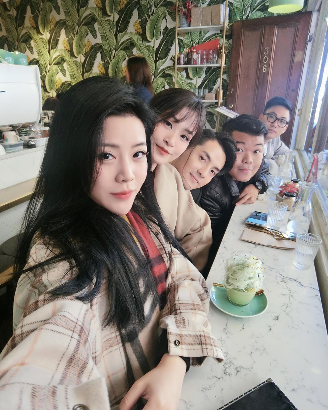 L&agrave; em g&aacute;i &Ocirc;ng Cao Thắng nhưng Thoại Li&ecirc;n cứ được nhận x&eacute;t l&agrave; giống Đ&ocirc;ng Nhi: Cặp chị d&acirc;u em chồng hot nhất năm đ&acirc;y rồi! - Ảnh 2.