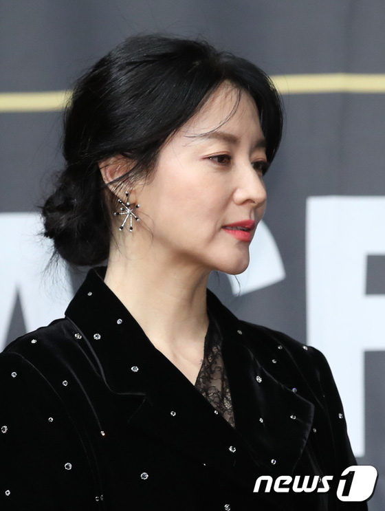 Nàng Dae Jang Geum Lee Young Ae lấn át hết dàn sao quyền lực, đẹp đỉnh cao đến mức bất chấp dấu hiệu lão hóa - Ảnh 5.