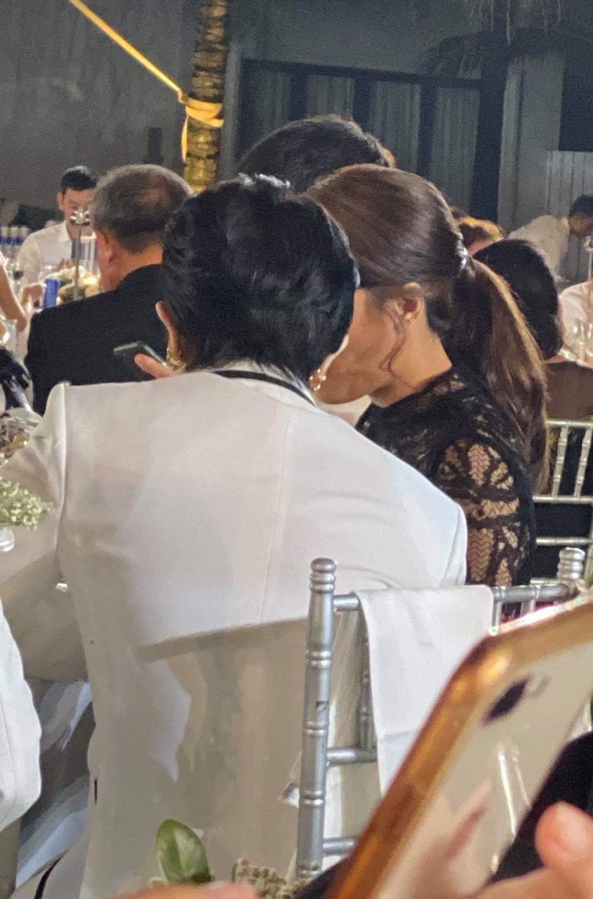 Gil Lê và Hoàng Thùy Linh công khai sánh đôi, kề sát vai cực tình trong lễ cưới Đông Nhi - Ông Cao Thắng - Ảnh 2. Gil Lê và Hoàng Thùy Linh công khai sánh đôi, kề sát vai cực tình trong lễ cưới Đông Nhi - Ông Cao Thắng - Ảnh 2.