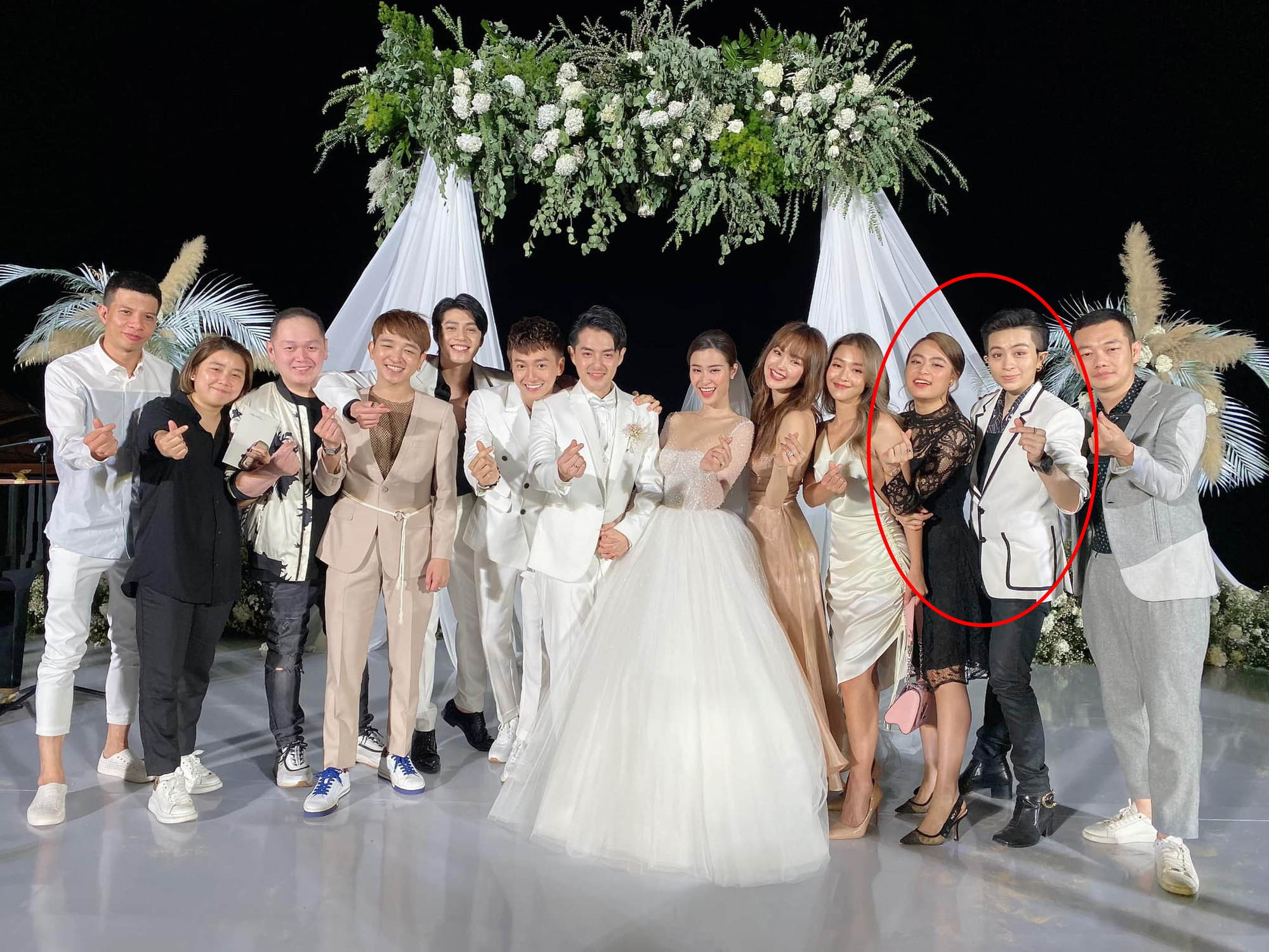 Gil Lê và Hoàng Thùy Linh công khai sánh đôi, kề sát vai cực tình trong lễ cưới Đông Nhi - Ông Cao Thắng - Ảnh 3. Gil Lê và Hoàng Thùy Linh công khai sánh đôi, kề sát vai cực tình trong lễ cưới Đông Nhi - Ông Cao Thắng - Ảnh 3.