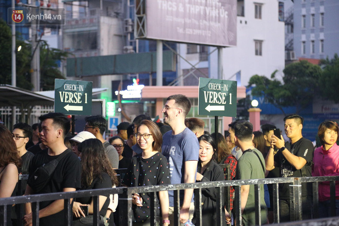 Đúng là Show của Đen có khác, fan đông nườm nượp mà chẳng ai bảo ai mặc nguyên đồ màu đen xếp hàng từ sớm - Ảnh 10.