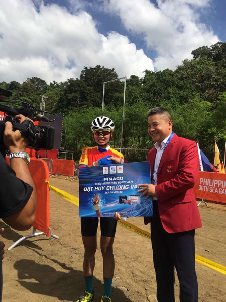 Tin cực vui tại SEA Games 30: Ngay buổi sáng ngày thi đấu chính thức đầu tiên, đoàn Việt Nam đã giành liền 2 HCV từ xe đạp và khiêu vũ thể thao - Ảnh 3.