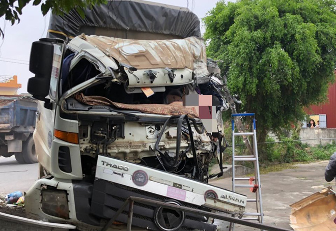 Nam Định: Hai xe tải đấu đầu cực mạnh, một tài xế tử vong tại chỗ - Ảnh 2.