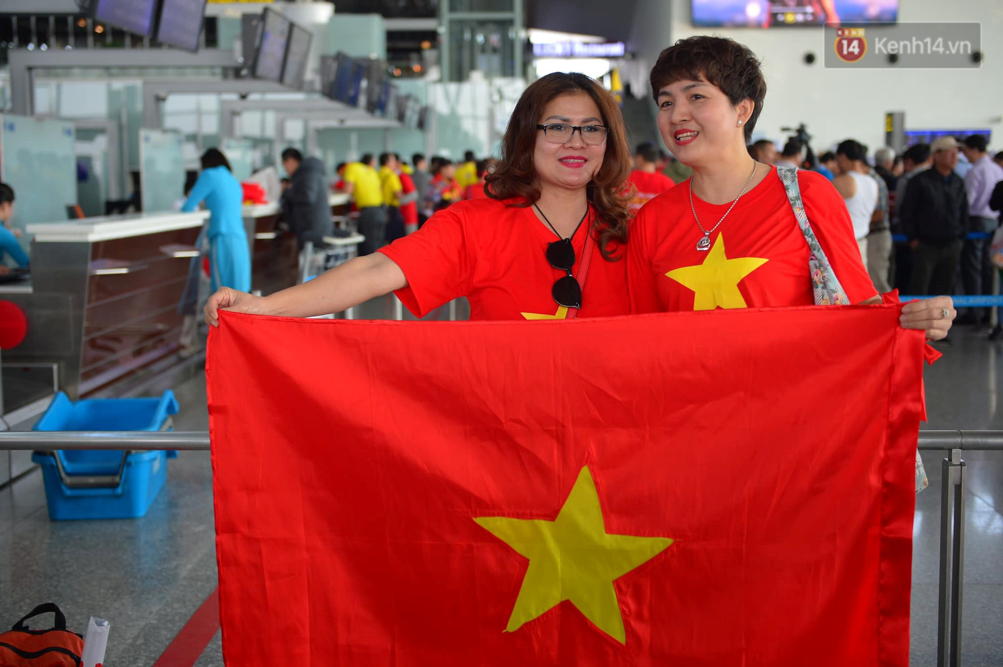 Những CĐV chuẩn bị sang Philippines cũng như hàng triệu người hâm mộ Việt Nam đang đứng phía sau tiếp lửa cho đoàn quân của HLV Park Hang Seo