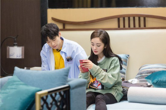 Trước khi bị tóm sống vào khách sạn, Dương Mịch và tình trẻ từng tình bể bình trên show thực tế - Ảnh 2.