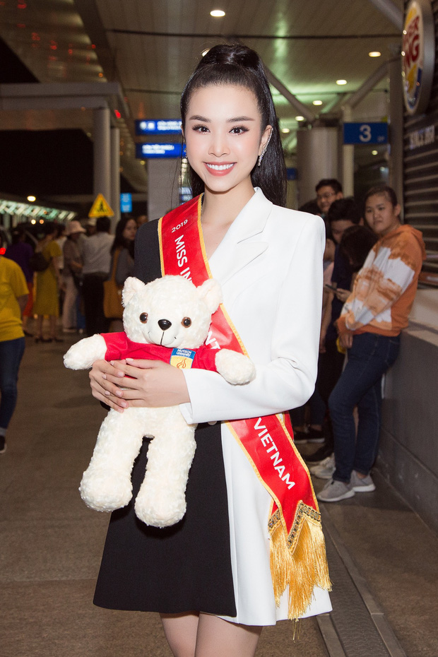 Hé lộ Quốc phục đại bàng sải cánh của Thúy An mang đến Miss Intercontinental, hoà cùng chiến thắng của U22 Việt Nam - Ảnh 8.