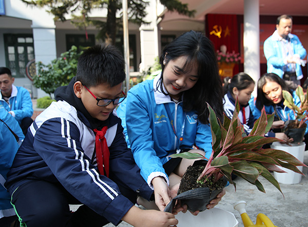 1000 đại biểu thanh niên ưu tú hội quân Hành trình “Tôi yêu Tổ quốc tôi” năm 2019 - Ảnh 1.