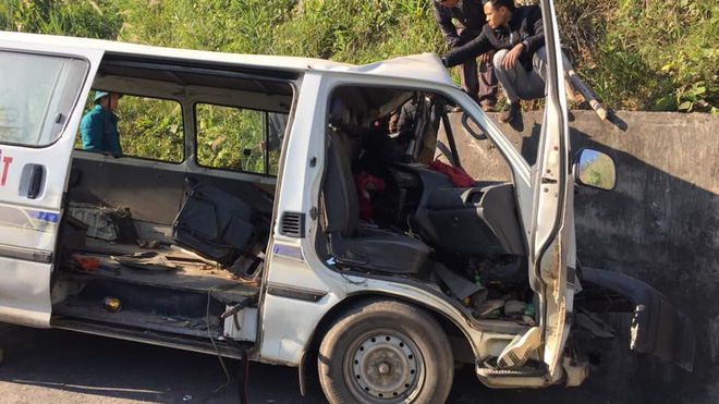 Hiện trường kinh hoàng vụ xe chở đoàn người khuyết tật đâm vào vách núi ở Nghệ An - Ảnh 5.