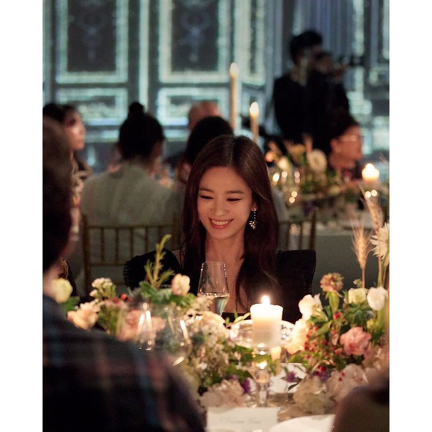 Song Hye Kyo lộ mặt mộc quá đỉnh qua ống kính bạn thân: Đẳng cấp visual không cần son phấn, photoshop là đây! - Ảnh 6.