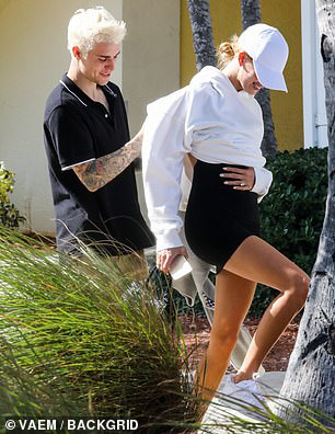 Rộ tin Hailey Baldwin đã mang thai chỉ sau 2 tháng cưới, nhưng Justin Bieber lại chẳng thèm quan tâm? - Ảnh 2.