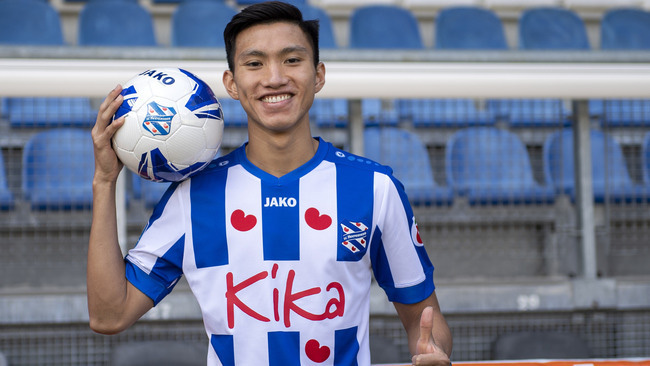 Báo Hà Lan hoài nghi về màn ra mắt của Văn Hậu tại SC Heerenveen: Có tác động của lãnh đạo, không hoàn toàn vì chuyên môn? - Ảnh 1.